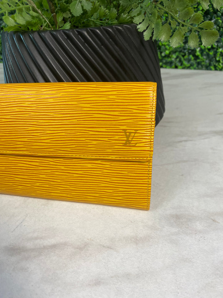 Louis Vuitton Yellow Epi Long Wallet (0727)