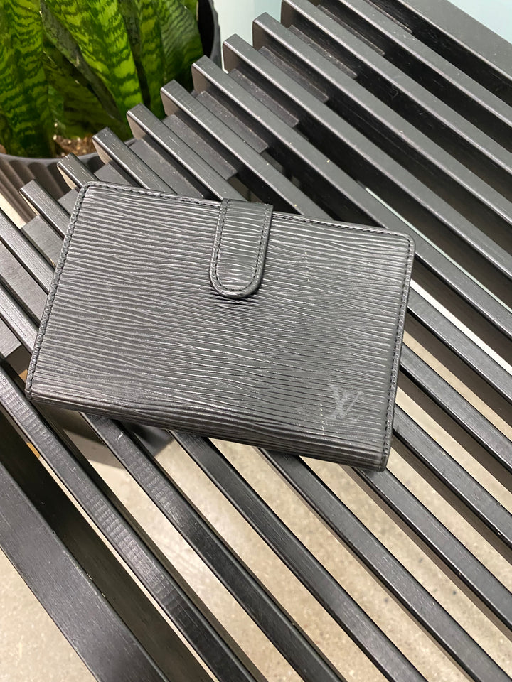 Louis Vuitton Black Epi French Wallet (4624)