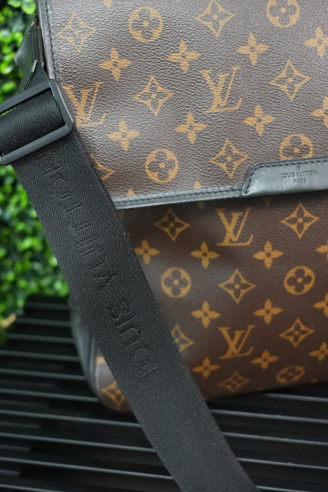 Louis Vuitton Macassar bus shoulder bag