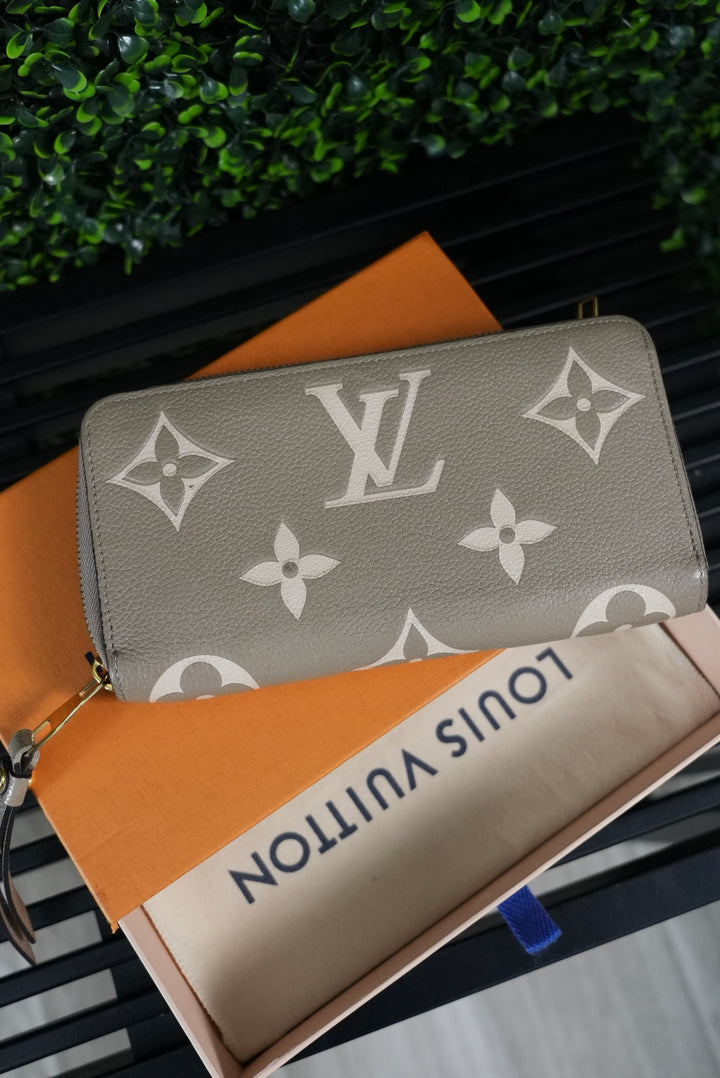 Louis Vuitton Bicolor Zippy