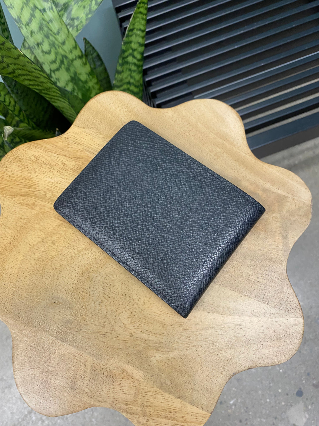 Louis Vuitton Black Taiga Leather Billfold Wallet (4118)