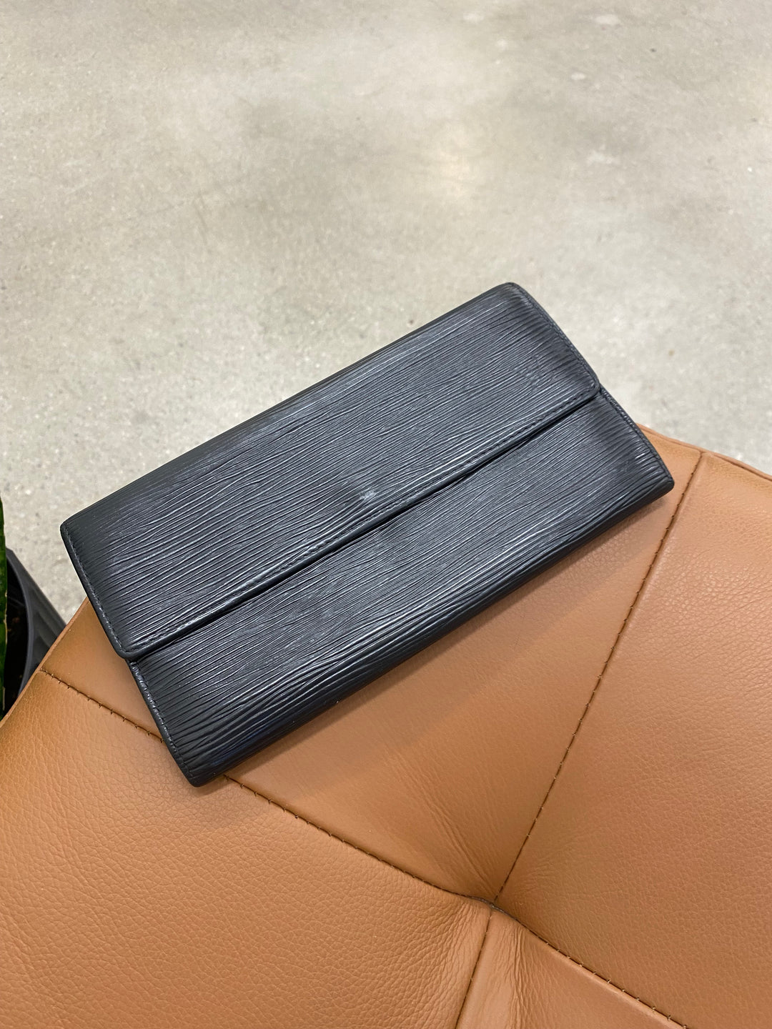 Louis Vuitton Black Epi Sarah Long Wallet (7293)