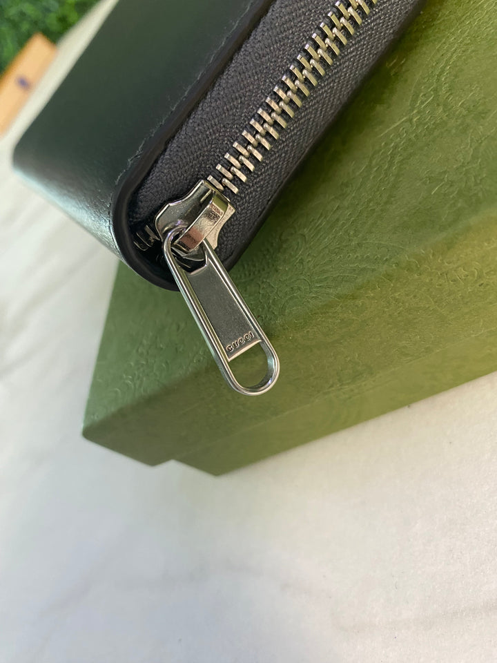Gucci Cutout Interlocking G Zippy Wallet (408)