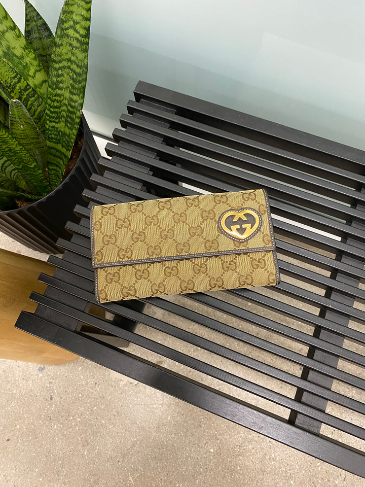 Gucci GG Canvas Heart Long Wallet (8102)