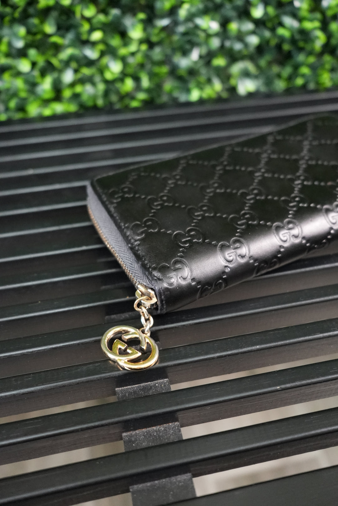 Gucci black zippy