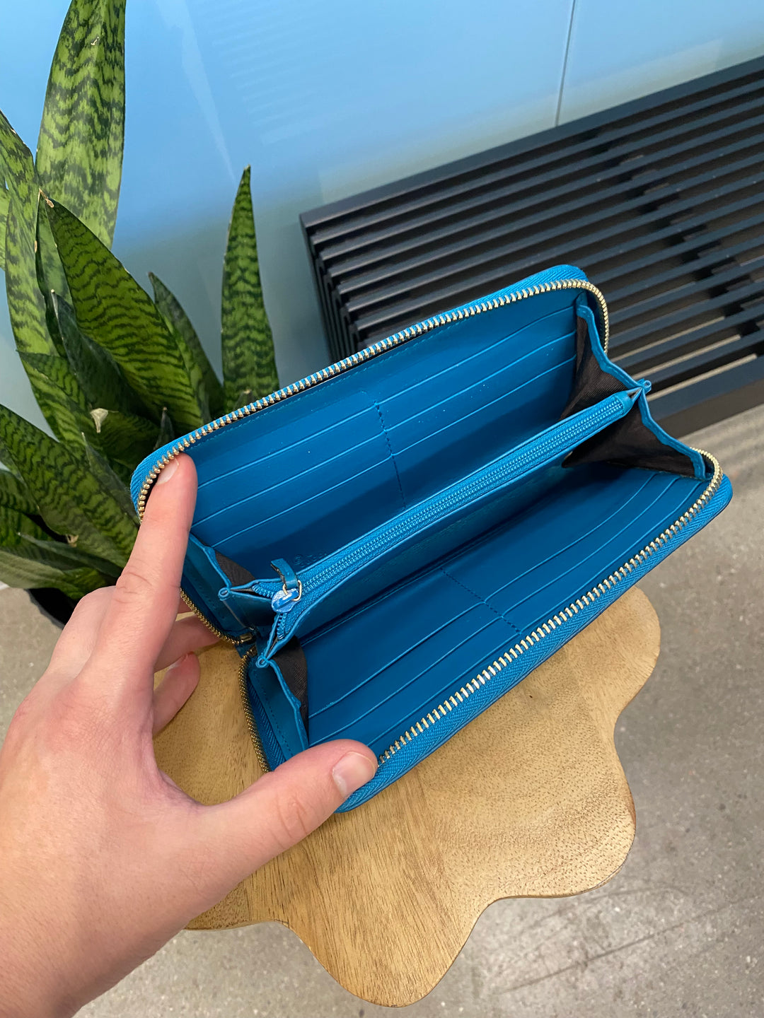 Gucci Turquoise Guccissima Zippy Wallet (8370)