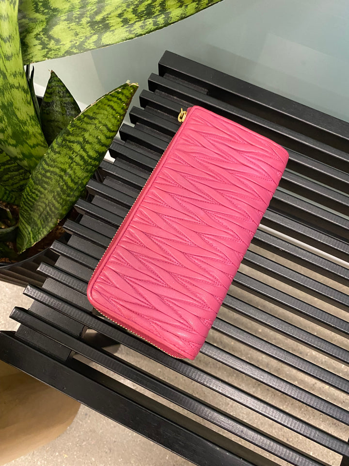 Miu Miu Pink Quilted L Zip Long Wallet (2189)