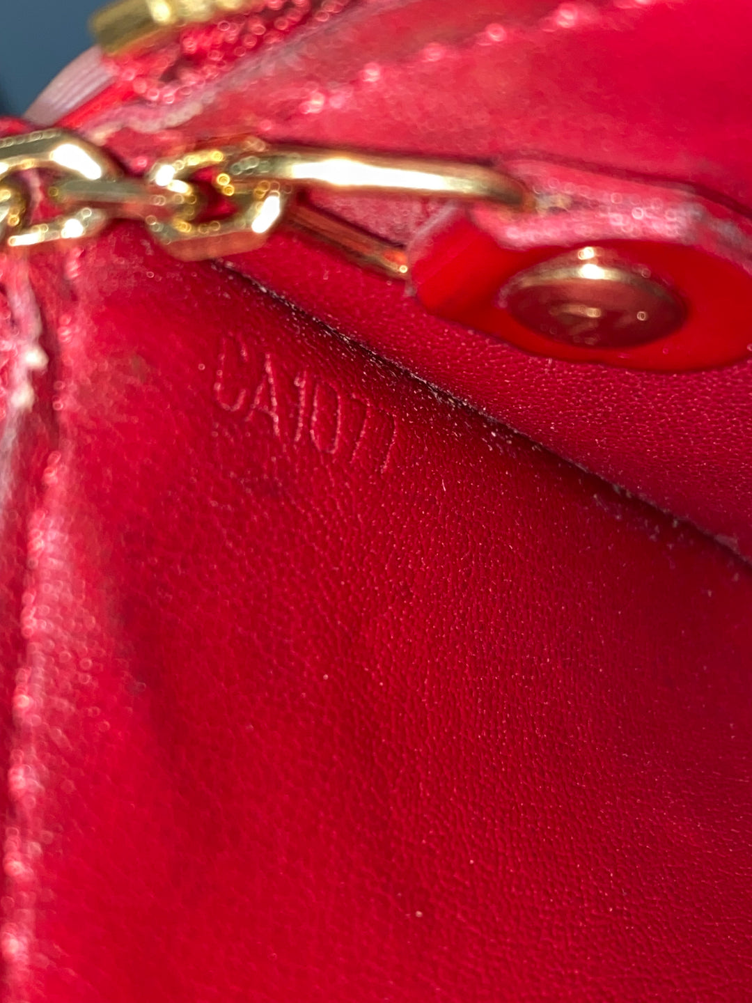 Louis Vuitton Red Vernis Key Cles (0075)