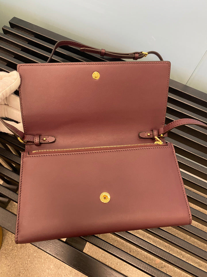 Burberry Leather Hazelmere Wallet on Chain (1010)