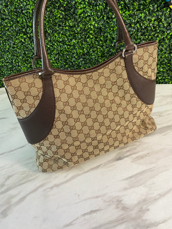 Gucci GG Canvas Shoulder Bag (954)