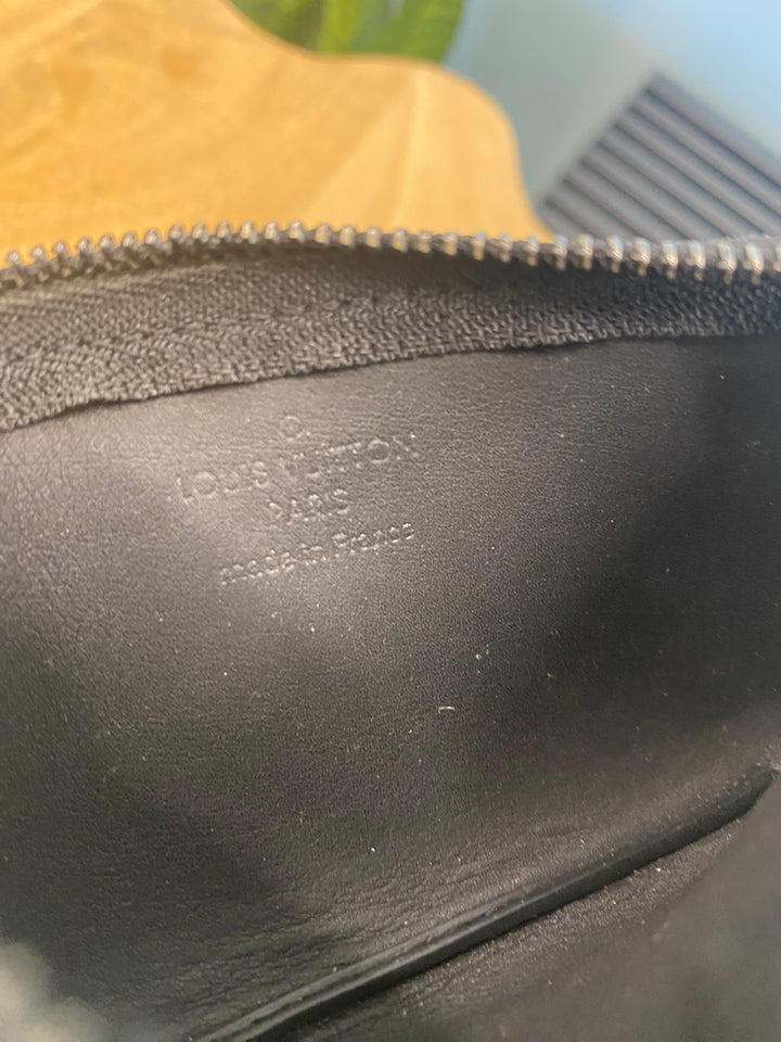 Louis Vuitton Black Aerogram Leather Key Cles (1801)