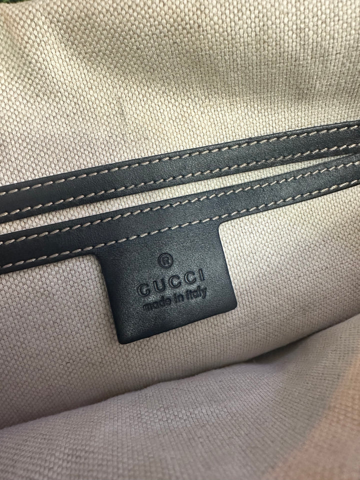 Gucci GG Supreme Crossbody Bag (725)