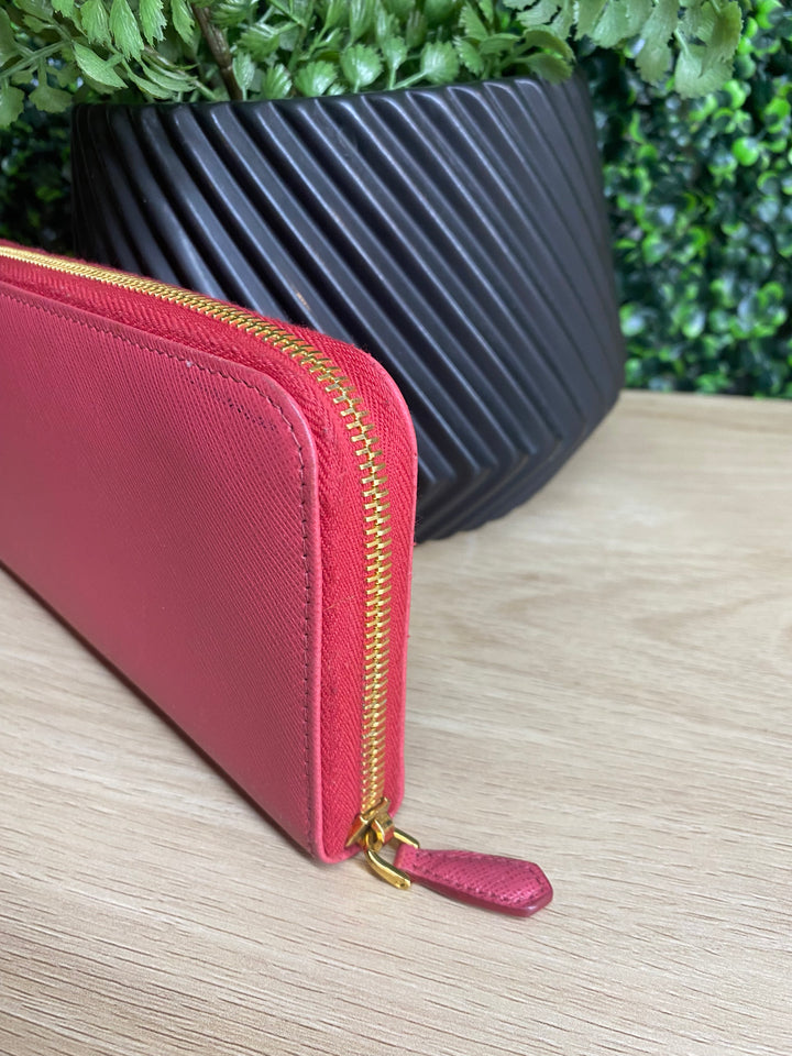 Prada Pink Saffiano Bow Zippy Wallet (4076)