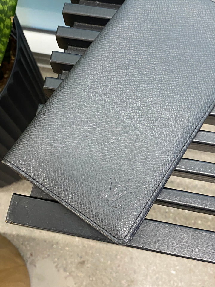 Louis Vuitton Black Taiga Leather Long Bifold Wallet (4465)