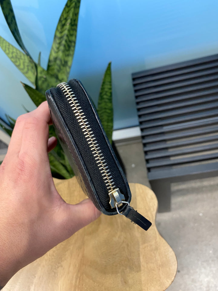 Gucci Black Leather Interlocking GG Zippy Wallet (1784)