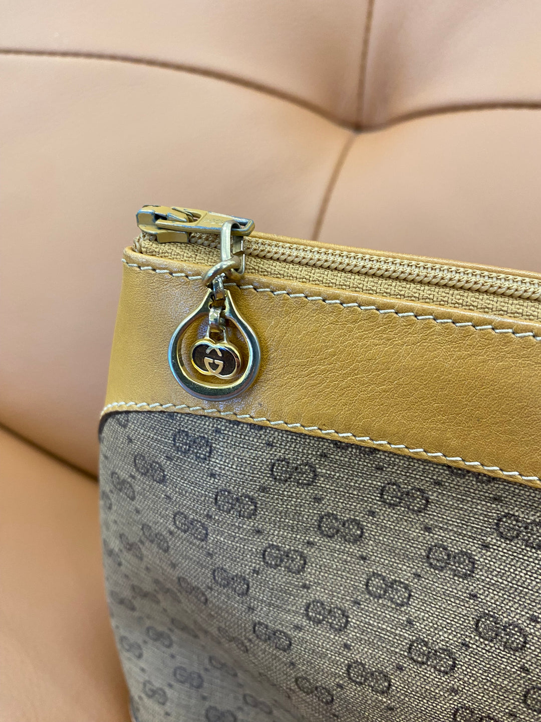 Gucci Micro GG Toiletry Pouch/Clutch (3290)