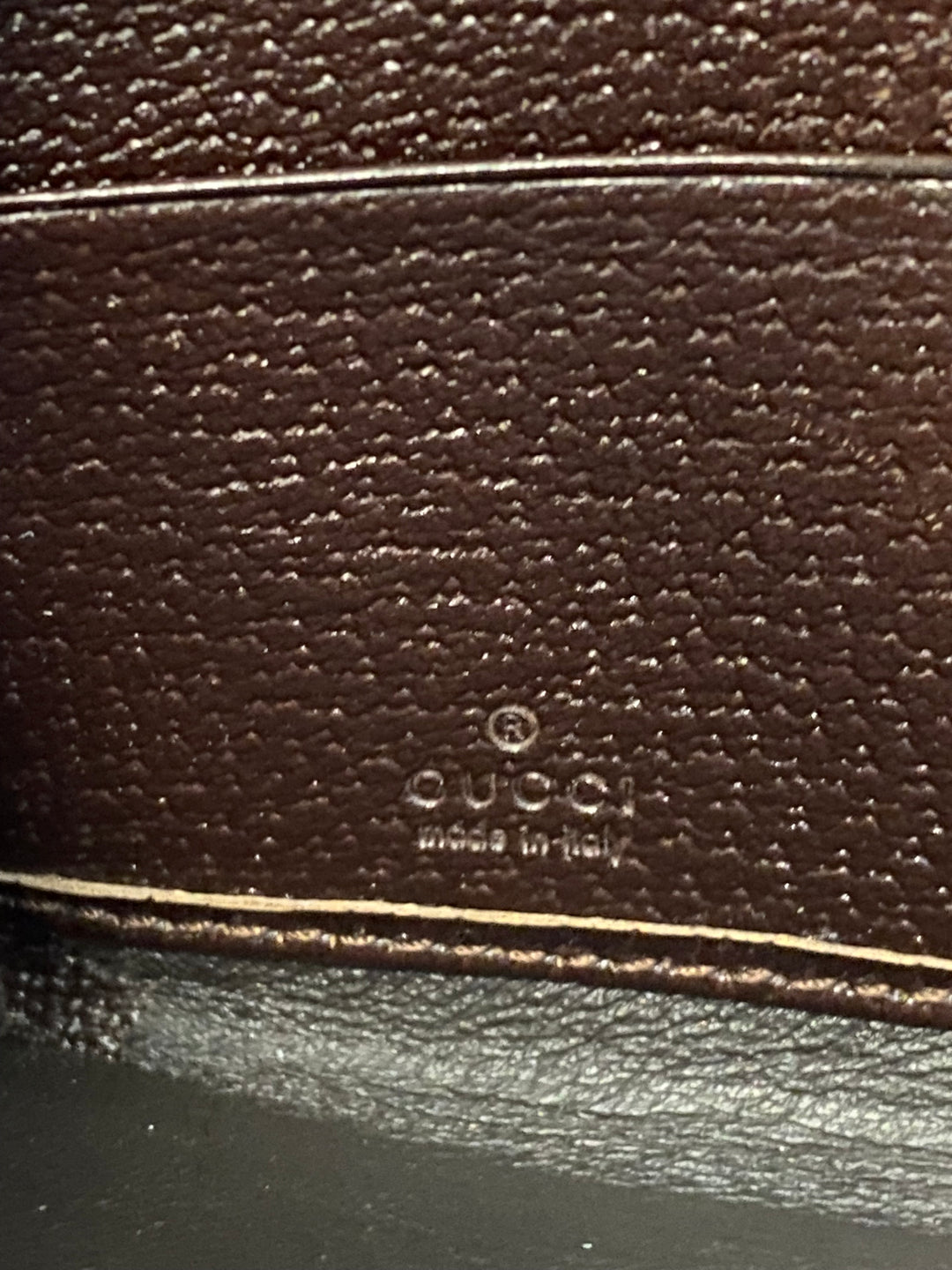 Gucci GG Canvas Zippy Wallet (8352)
