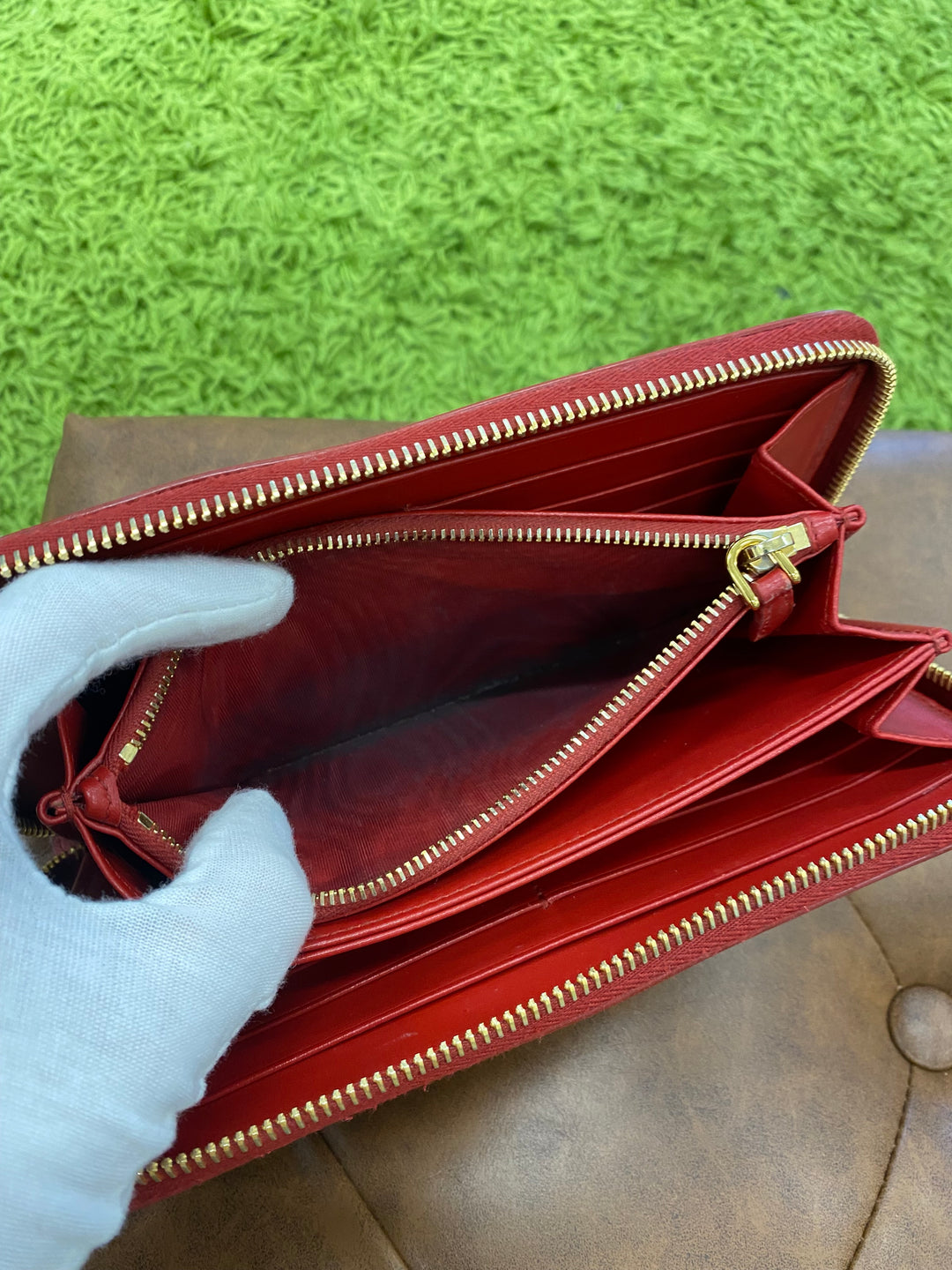 Prada Red Leather Zippy Wallet (2391)