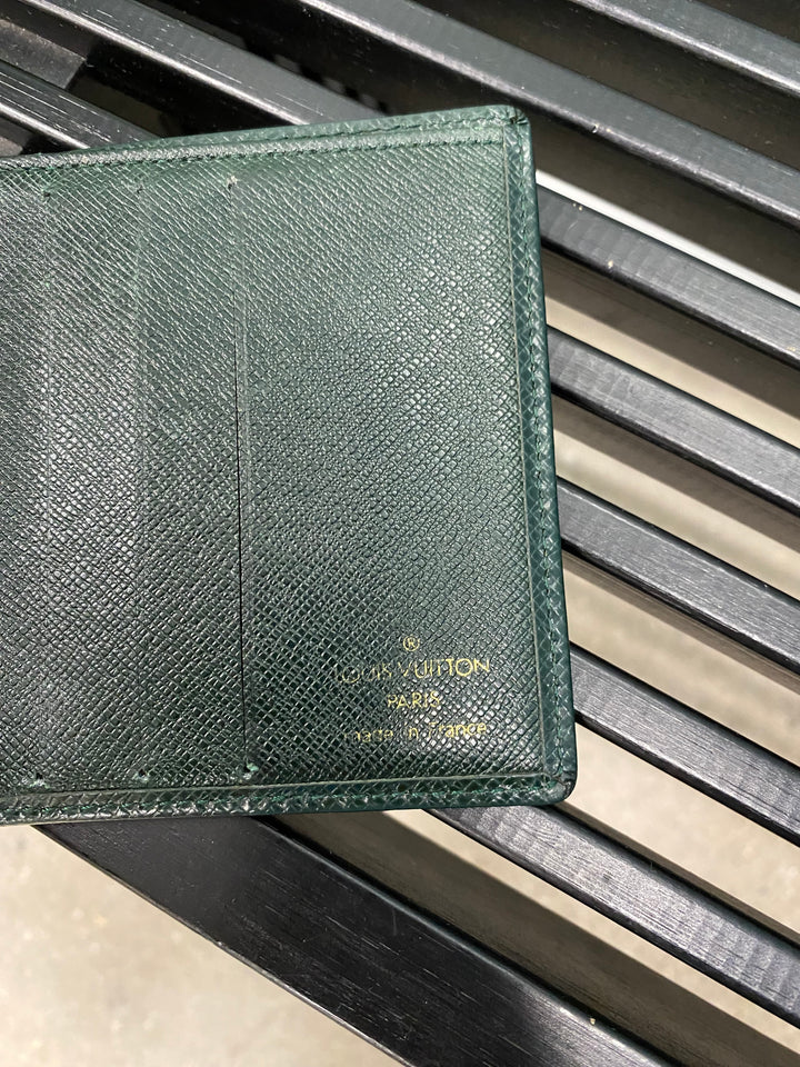 Louis Vuitton Green Taiga Leather Billfold Wallet (8623)