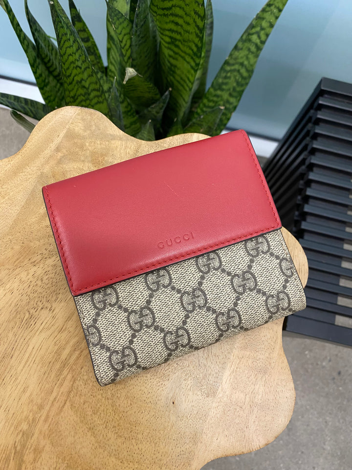 Gucci GG Supreme and Red Leather Compact Wallet (9954)