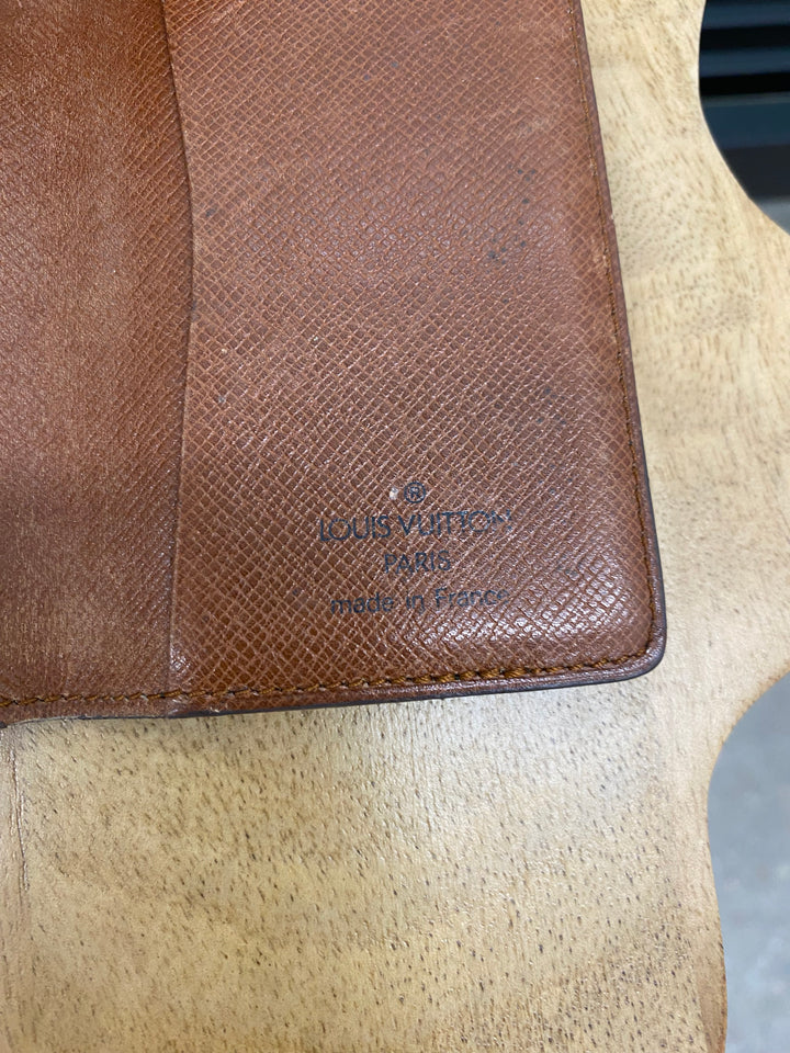 Louis Vuitton Monogram Card Case (3799)