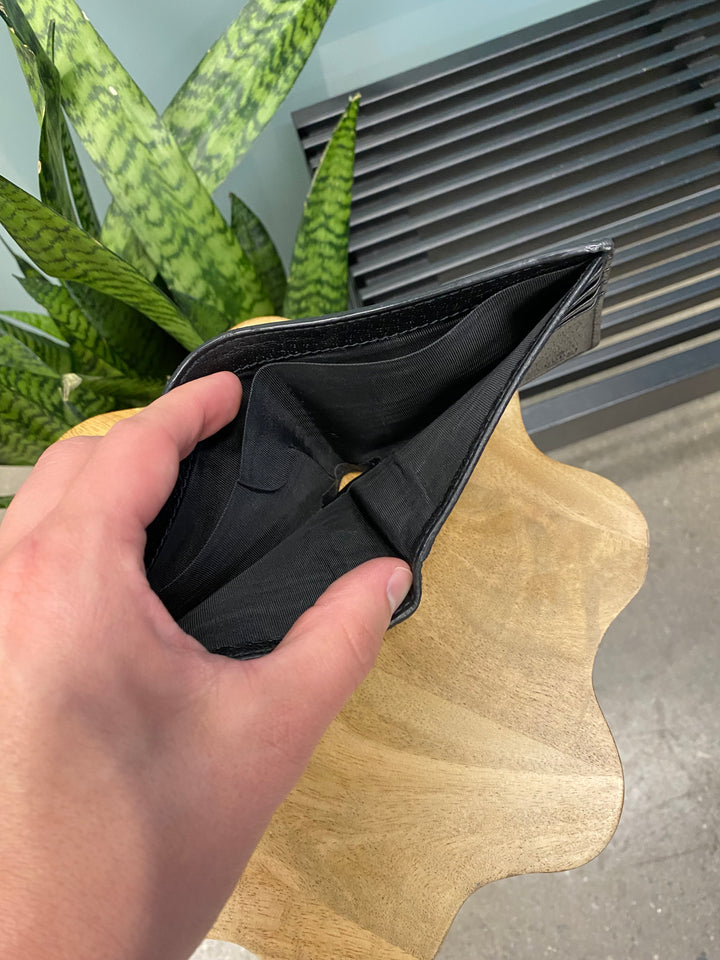 Gucci Black Pebbled Leather Bee Billfold Wallet (8458)