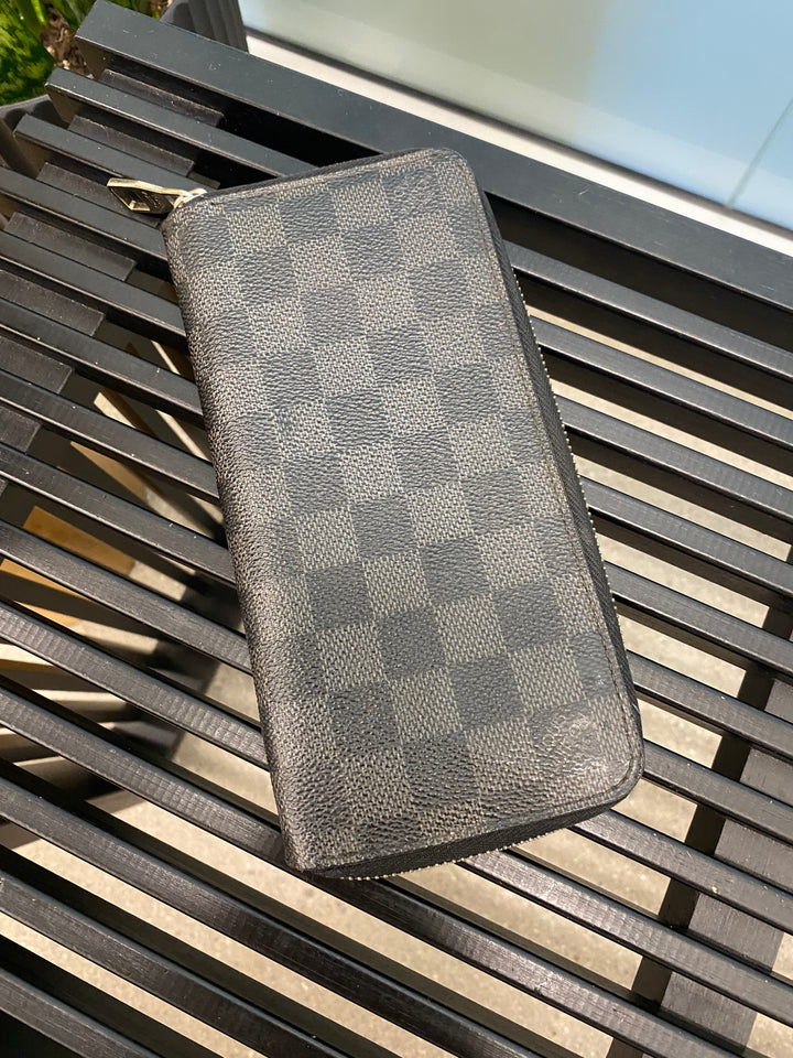 Louis Vuitton Damier Graphite Vertical ZIppy Wallet (3062)