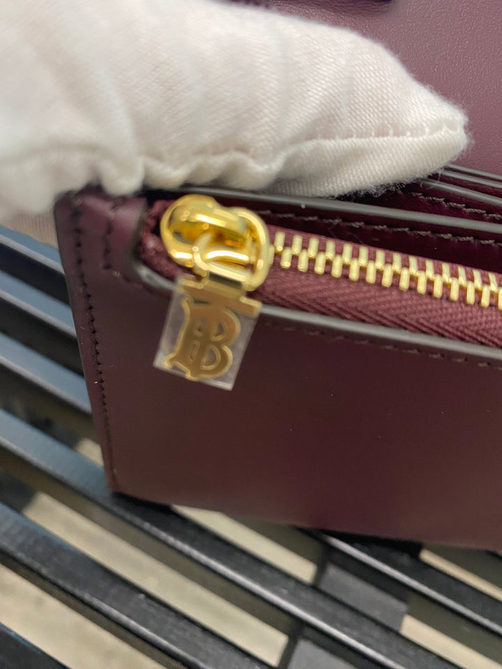 Burberry Leather Hazelmere Wallet on Chain (1010)