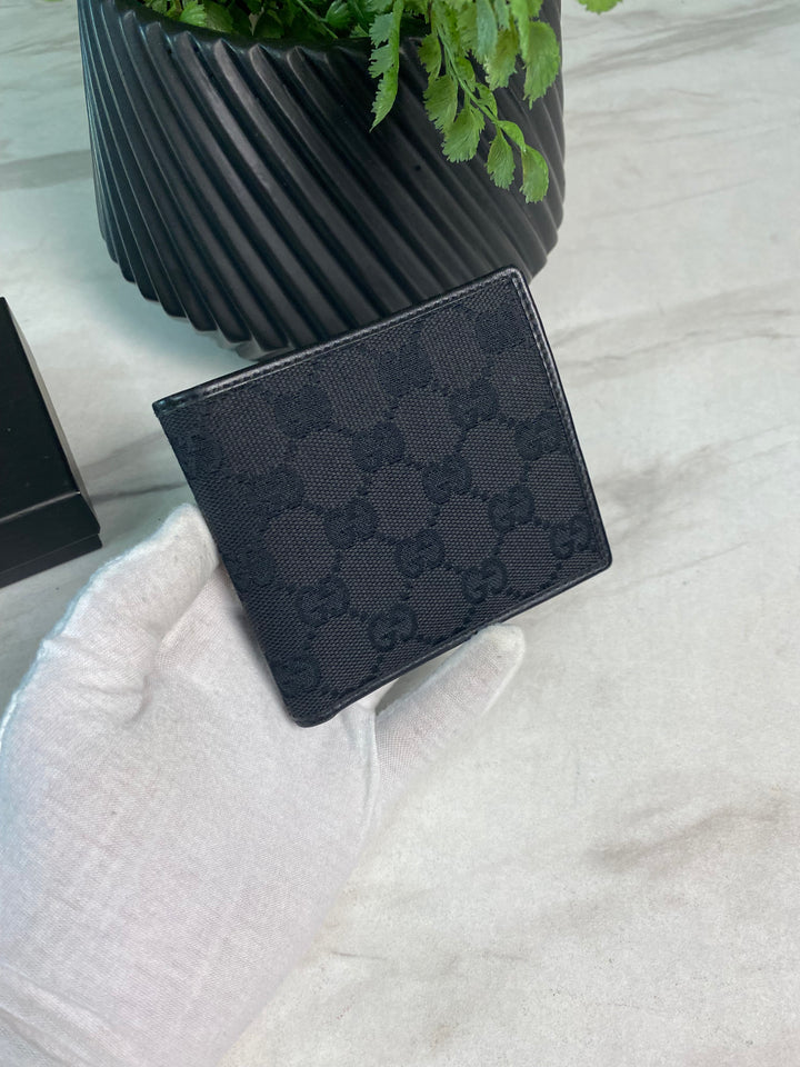 Gucci Black GG Canvas Billfold Wallet (4910)