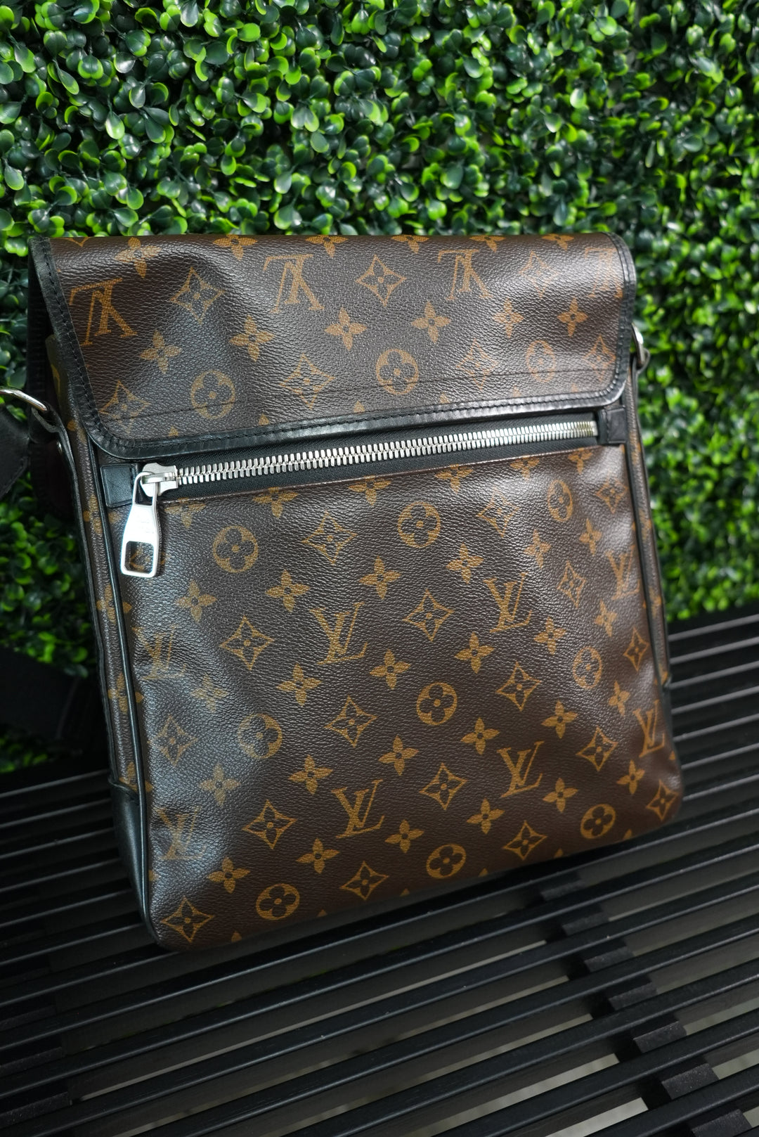 Louis Vuitton Macassar bus shoulder bag