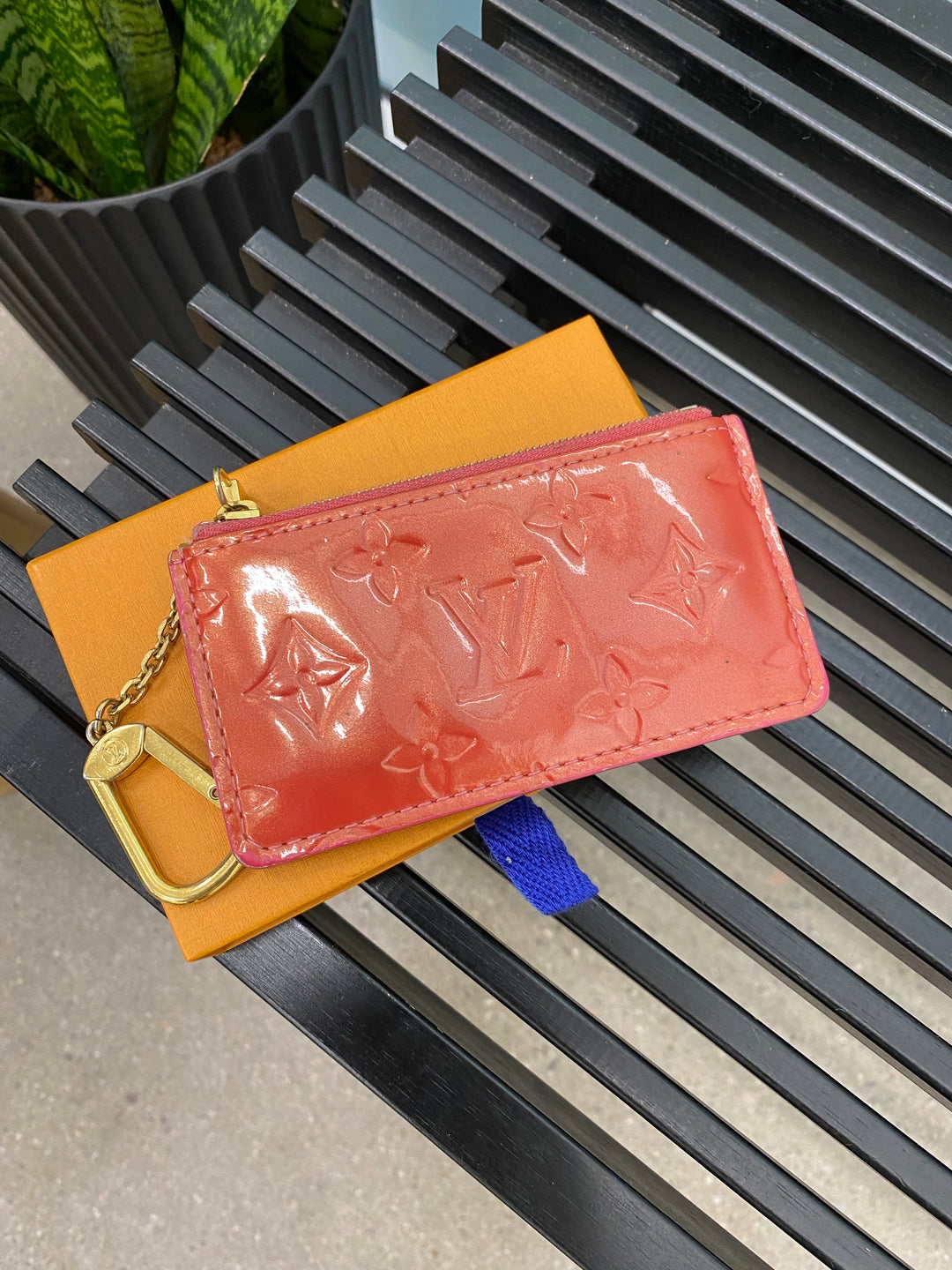 Louis Vuitton Pink Vernis Key Cles (3235)