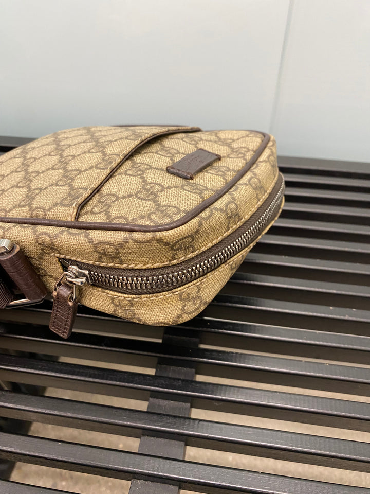 Gucci GG Supreme Crossbody Bag (6932)