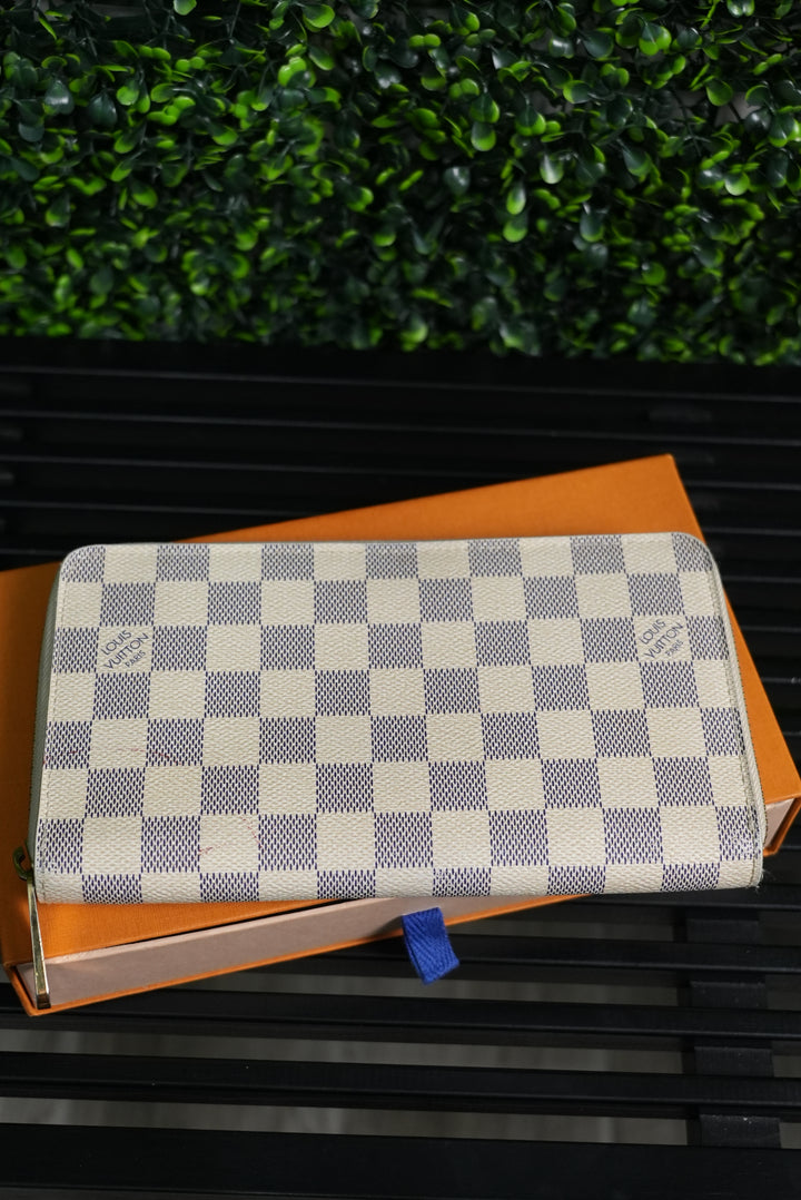 Louis Vuitton Damier Azur Zippy