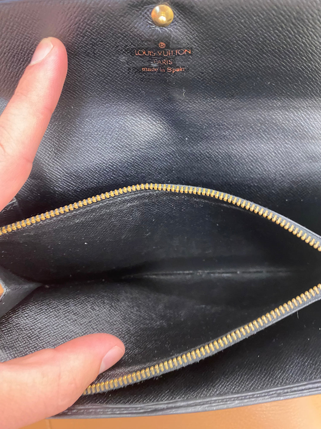 Louis Vuitton Black Epi Sarah Long Wallet (7293)