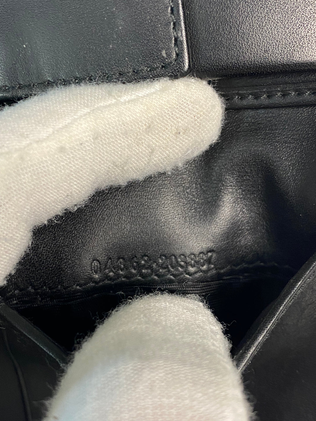 Gucci Black GG Canvas Billfold Wallet (4910)