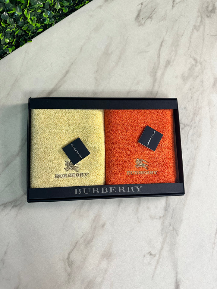 Burberry 2 Towel Set (7638)