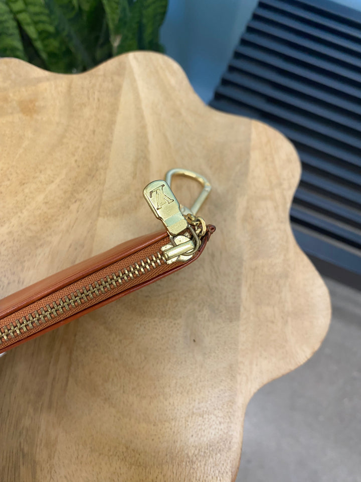 Louis Vuitton Cognac Epi Key Cles (6900)