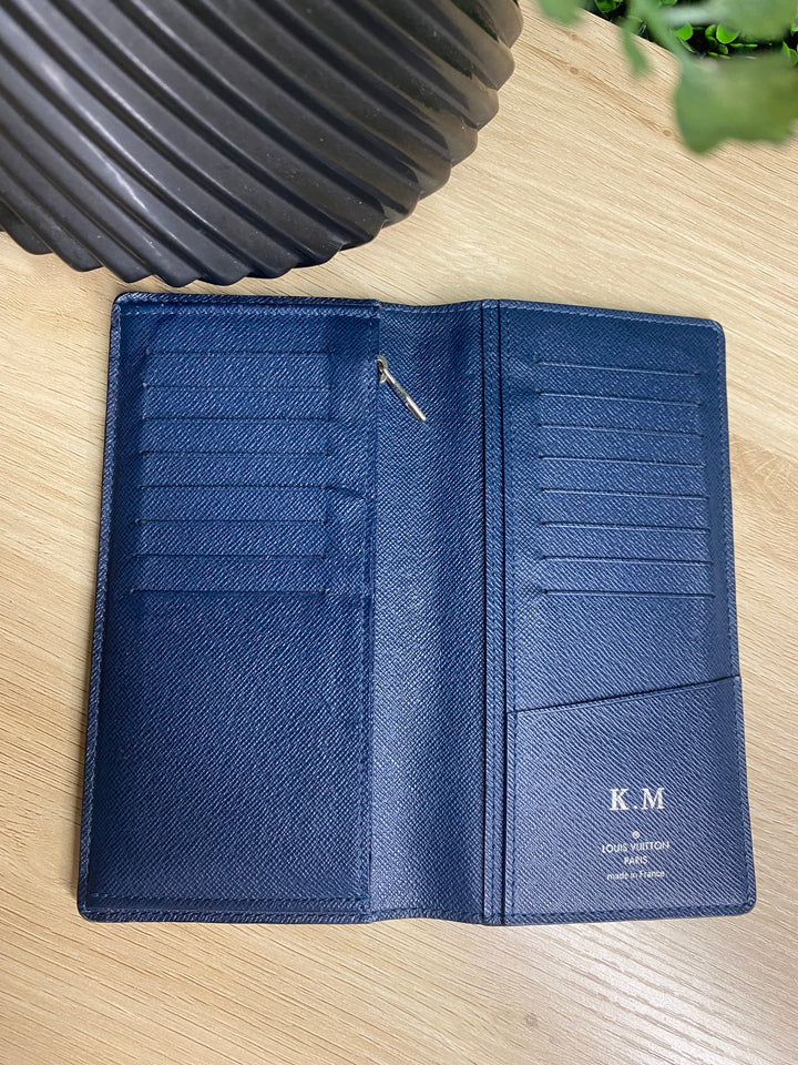 Louis Vuitton Navy Taiga Leather Brazza Wallet (2426)