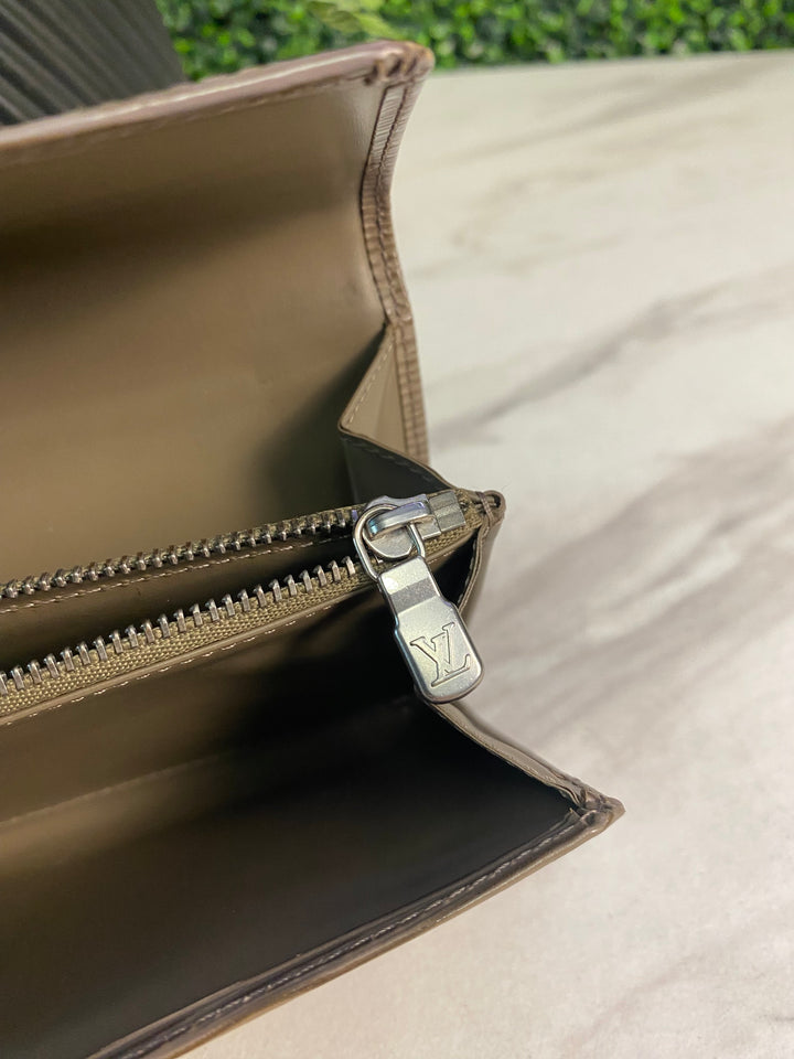 Louis Vuitton Mocha Epi Leather Long Wallet (8747)