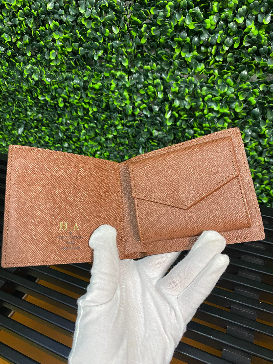 Louis Vuitton Monogram Billfold (103)