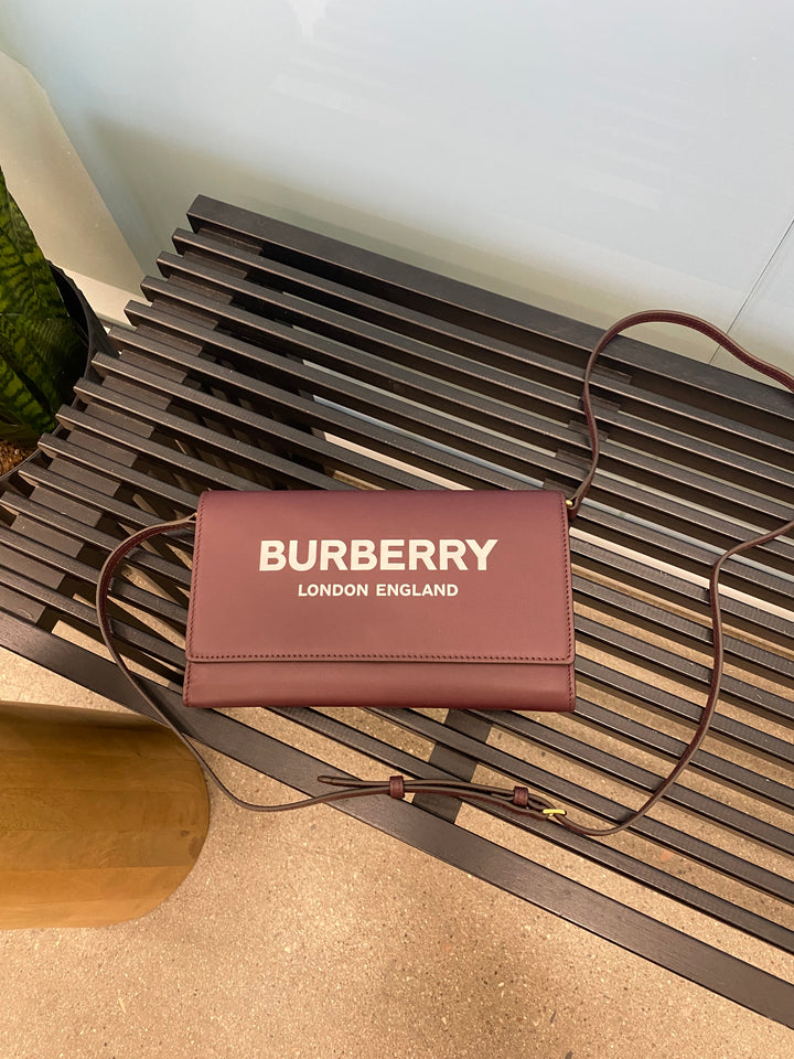 Burberry Leather Hazelmere Wallet on Chain (1010)