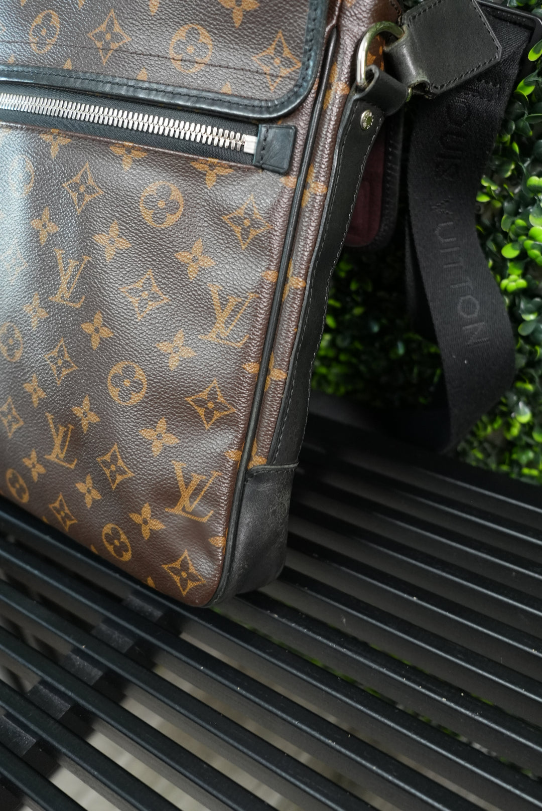 Louis Vuitton Macassar bus shoulder bag