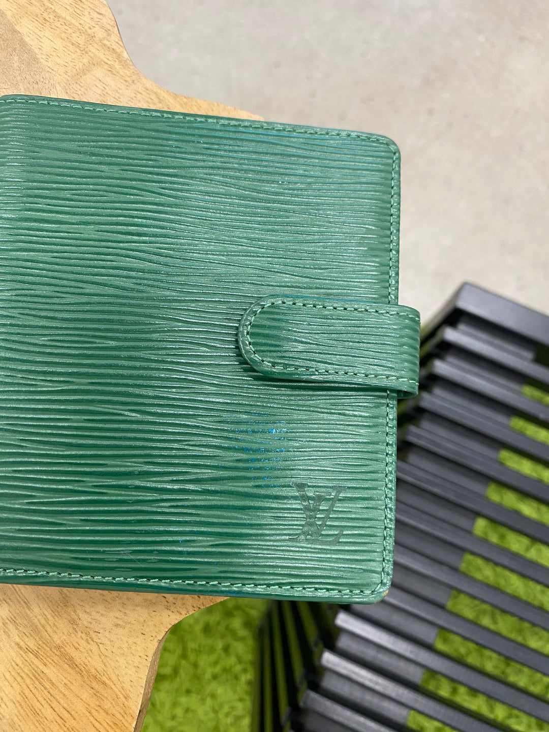 Louis Vuitton Green Epi Compact Wallet (8237)