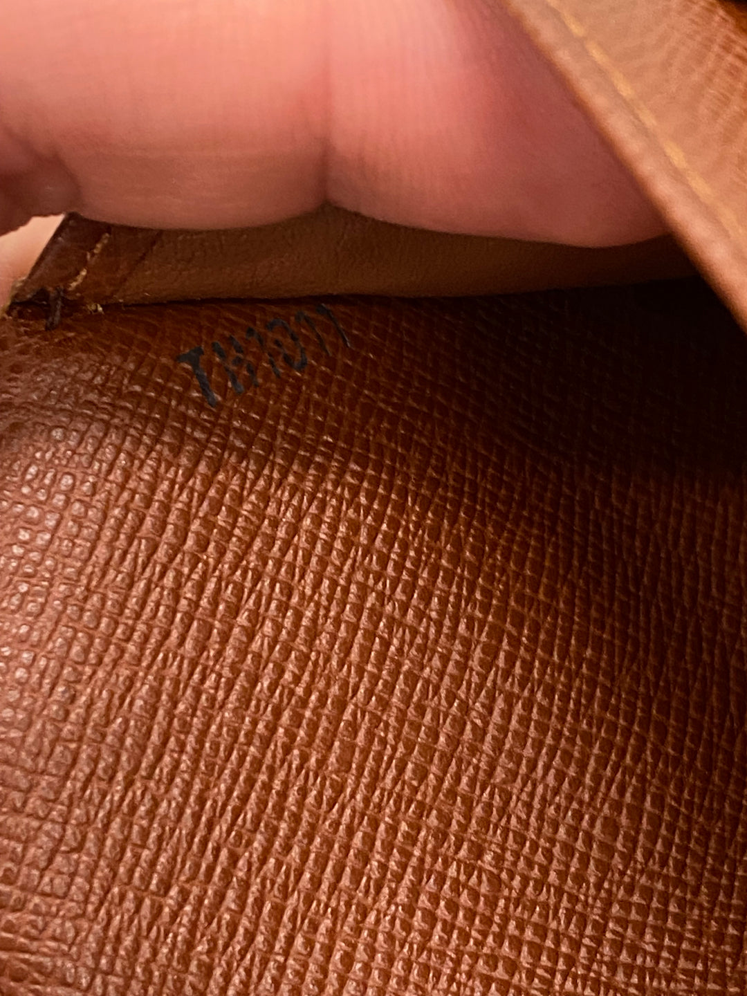 Louis Vuitton Monogram International Long Wallet (3297)
