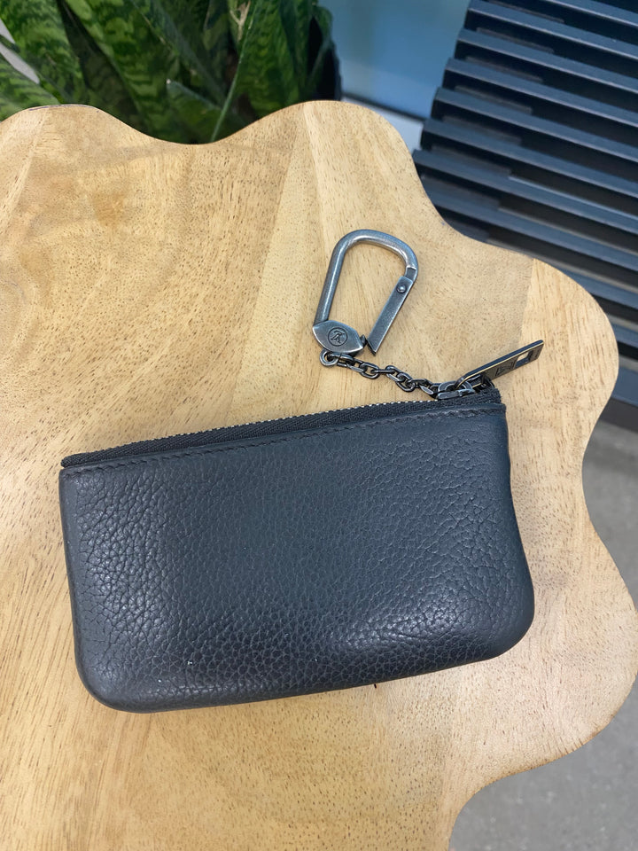 Louis Vuitton Black Aerogram Leather Key Cles (1801)