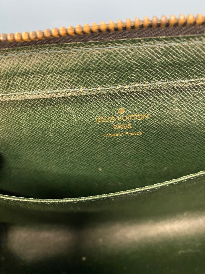 Louis Vuitton Green Taiga Leather Baikal Pouch (7581)