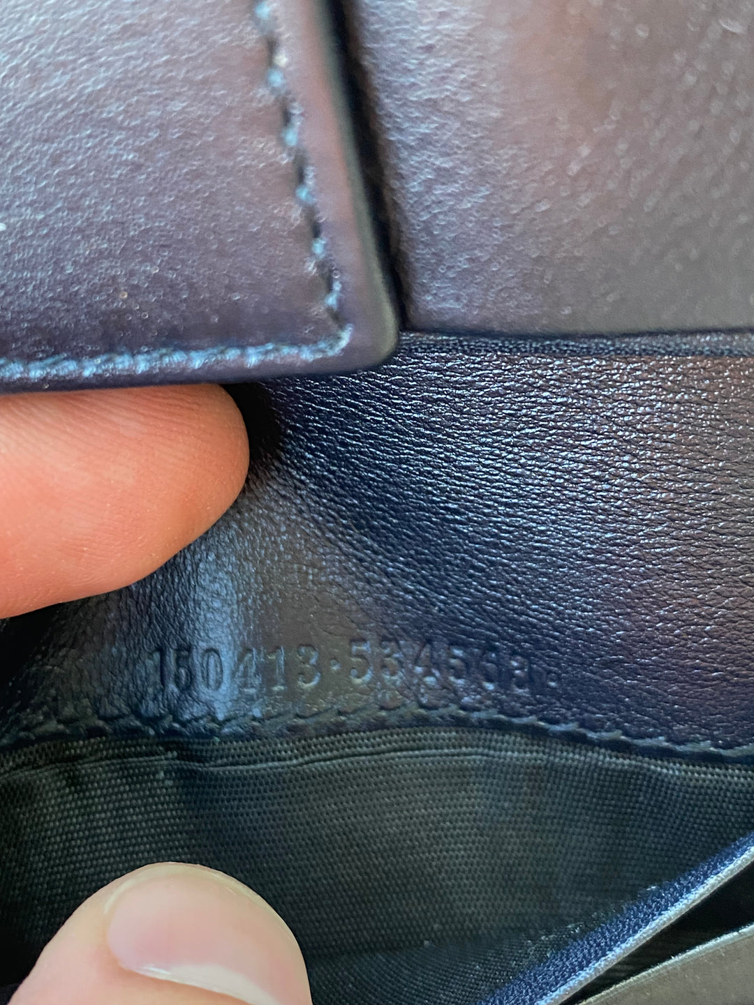 Gucci Black Micro Guccissima Billfold Wallet (9904)