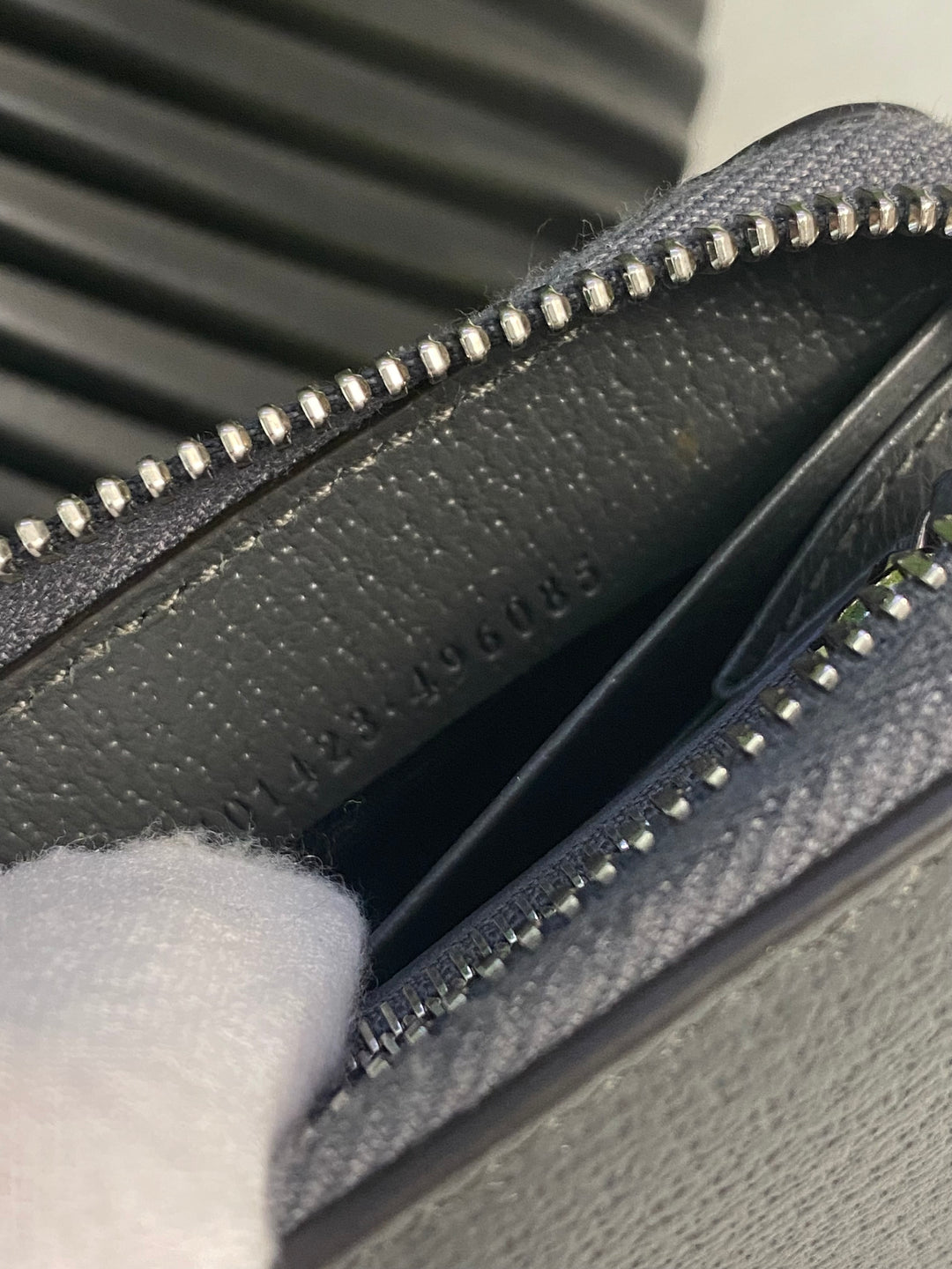 Gucci Cutout Interlocking G Zippy Wallet (408)
