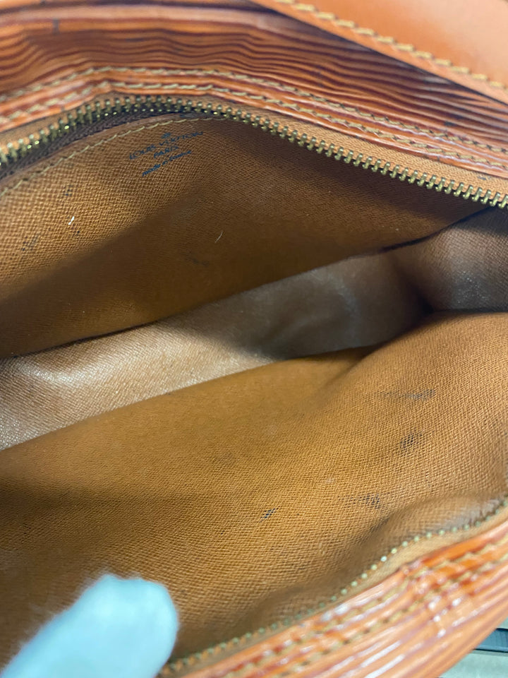 Louis Vuitton Cognac Epi Jeune Fille Crossbody Bag (0901)