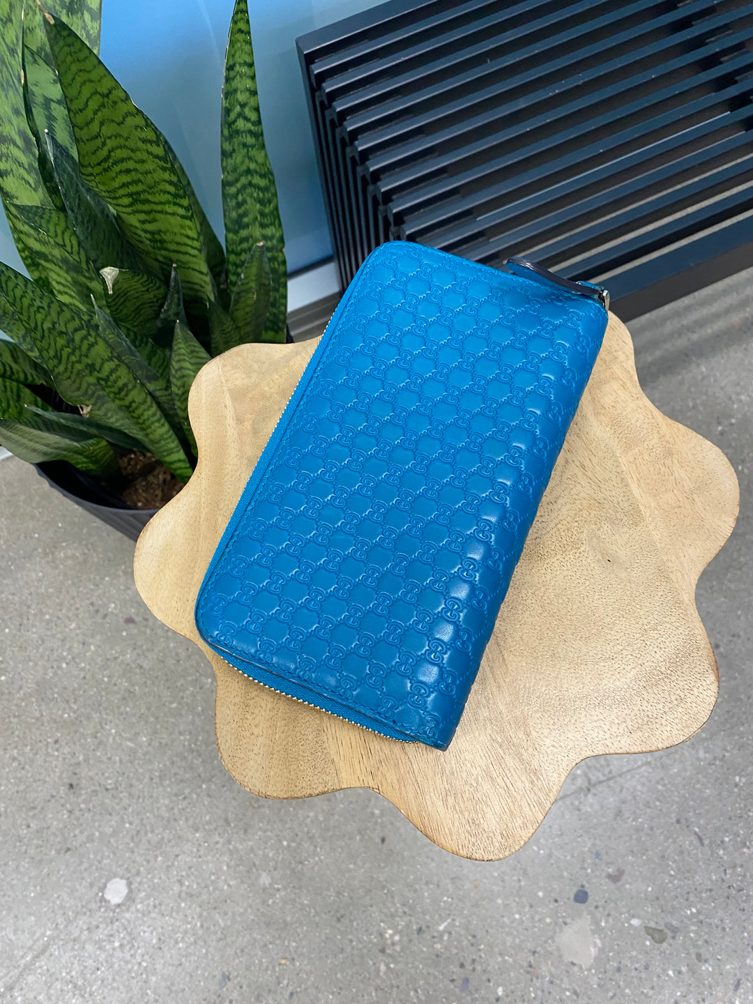 Gucci Turquoise Guccissima Zippy Wallet (8370)